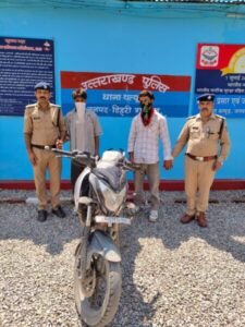 थत्यूड़ पुलिस ने 1560 ग्राम चरस के साथ दो तस्कर दबोचे 1560 ग्राम चरस के साथ दो तस्कर दबोचे