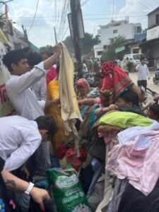 एलएनएस क्लब ने 350 लोगों को पहुँचाई मदद