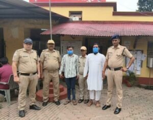 गौ-तस्करों पर पुलिस का शिकंजा: गैंगस्टर एक्ट में कार्रवाई, 2 गिरफ्तार, 4 फरार गौ-तस्करों पर पुलिस का शिकंजा, गैंगस्टर एक्ट में कार्रवाई, दो गिरफ्तार, चार फरार