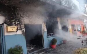 सुबह 5 बजे लगी स्कूल में आग