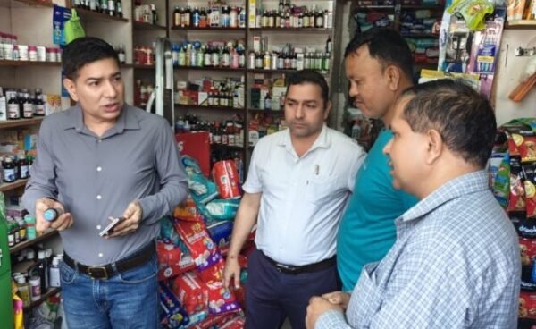 प्रतिबंधित कफ सिरप पर ताबड़तोड़ छापेमारी