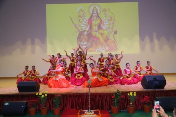 द ओएसिस स्कूल में ‘ऑटम रस्ल 2025’ का रंगारंग आयोजन