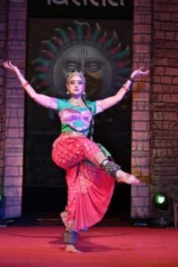 नृत्यांगना अरुणिमा कुमार की प्रस्तुति ने जीता दिल