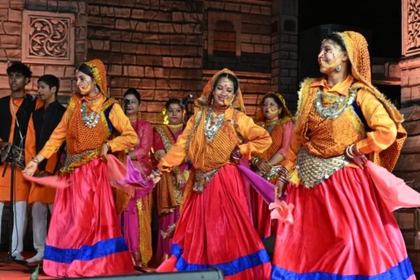 विरासत 2025: लोक, कला, संगीत और खुशबुओं से महका देहरादून