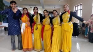 दून विश्वविद्यालय छात्रों की प्रस्तुतियों में झलकी उत्तराखंड की लोक विरासत