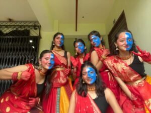 लोकसंस्कृति के रंगों से महका दून विश्वविद्यालय