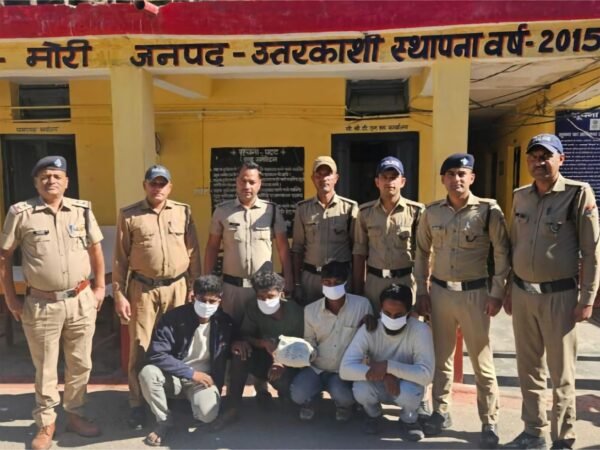 1 किलो 109 ग्राम चरस के साथ चार तस्कर दबोचे