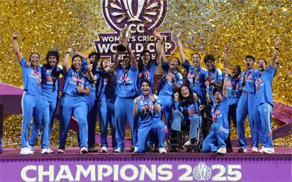 52 रन से जीत के बाद पूरा हुआ 52 साल का इंतज़ार: भारत विश्वविजेता