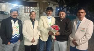 Abu Dhabi इंटरनेशनल मास्टर्स फुटबॉल के लिए चयनित उत्तराखंड खिलाड़ियों को शुभकामनाएं देते अतिथि