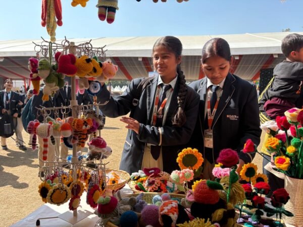 ‘उत्तरायणी कौथिग’ में उत्तराखंड की सांस्कृतिक विरासत से रूबरू हुए विद्यार्थी