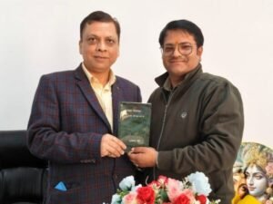 उम्मीदों और संघर्षों के बीच गूंजा ‘आखिरी विज्ञापन’: माया देवी विश्वविद्यालय में भव्य लोकार्पण