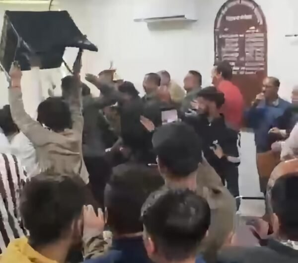 देहरादून शिक्षा निदेशालय में बवाल: प्रारंभिक शिक्षा निदेशक पर जानलेवा हमला