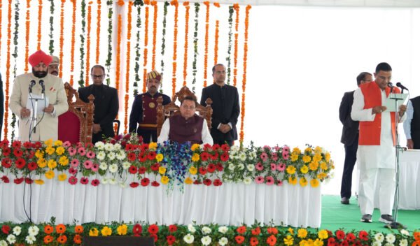 उत्तराखंड में मंत्रिमंडल विस्तार, पांच विधायकों ने ली मंत्री पद की शपथ