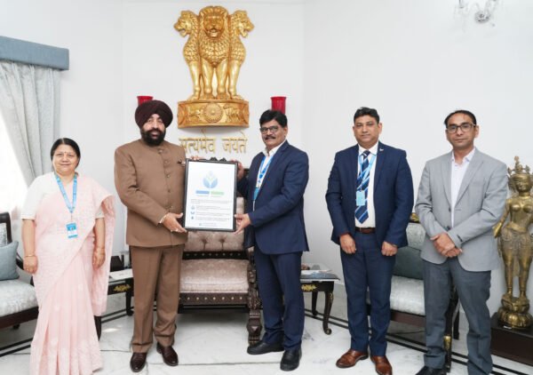 राज्यपाल ने ‘समिट्सः द जर्नी ऑफ उत्तराखंड ग्रामीण बैंक’ कॉफी टेबल बुक का किया विमोचन