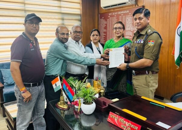 महिला सुरक्षा को लेकर सेनानी संगठन ने एसएसपी को सौंपा ज्ञापन