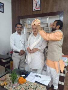 भगत सिंह कोश्यारी के सम्मान में पहुंचे भगवत प्रसाद मकवाना