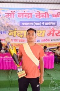 पुरुष वर्ग में रामणी के विजय सिंह ने प्रथम स्थान प्राप्त किया