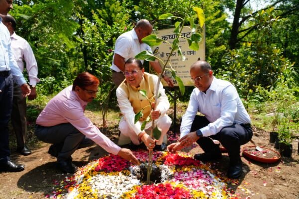 मुख्यमंत्री धामी ने किया 3-बी गार्डन का शुभारंभ, जैव विविधता संरक्षण को मिलेगा बढ़ावा