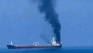 Strait of Hormuz में बढ़ते तनाव के बीच 72 घंटे में भारतीय चालक दल वाले 3 जहाज हमलों की चपेट में आए