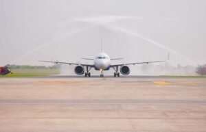 Noida International Airport से शुरू हुई पहली कमर्शियल फ्लाइट Noida International Airport से शुरू हुई पहली कमर्शियल फ्लाइट, इंडिगो की उड़ान ने रचा इतिहास