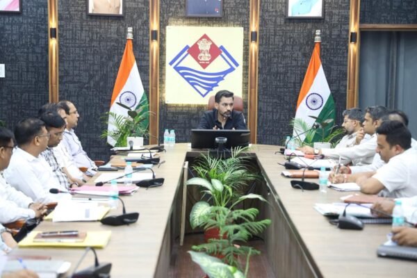 देहरादून की अर्थव्यवस्था को गति देने वाली योजनाएं हो जिला प्लान में शामिल : डीएम