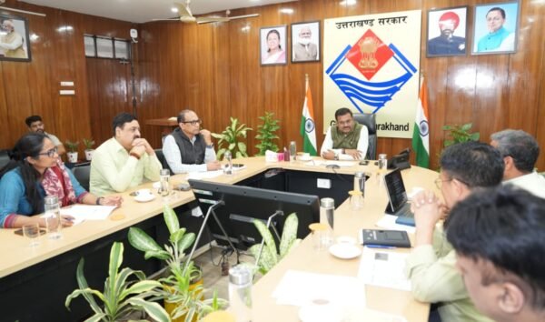 सभी बच्चों की आभा और अपार आईडी बनाए जाए : CS