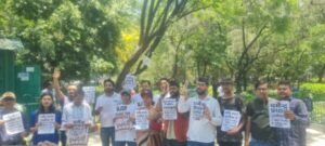 NEET Paper Leak के खिलाफ प्रदर्शन, इस्तीफे की मांग