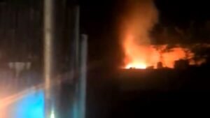 Haldwani Amazon Store Fire: रामपुर रोड स्थित स्टोर में लगी भीषण आग, दो कर्मचारियों की दर्दनाक मौत Haldwani Amazon Store Fire: रामपुर रोड स्थित स्टोर में लगी भीषण आग, दो कर्मचारियों की दर्दनाक मौत