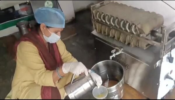कालसी की महिलाओं ने बदली अपनी तकदीर, सरसों तेल यूनिट बनी आत्मनिर्भरता की नई पहचान