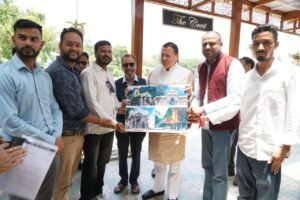 CM धामी से मिले GMVN निदेशक पारस गोयल, चारधाम यात्रा पर हुई चर्चा मुख्यमंत्री धामी से मिले GMVN निदेशक पारस गोयल