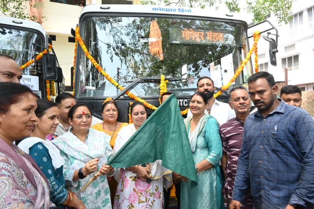 कोटद्वार-गोपेश्वर एवं कोटद्वार-ऋषिकेश एम्स के लिए 2 रोडवेज बस सेवा का शुभारंभ, विधानसभा अध्यक्ष ऋतु खण्डूडी भूषण ने दिखाई हरी झंडी