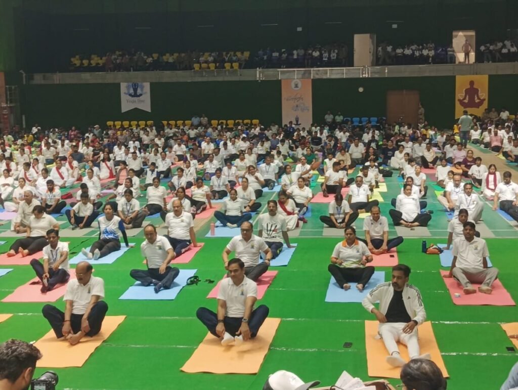 अन्तर्राष्ट्रीय योग दिवस पर परेड ग्राउंड में हुआ सामूहिक योगाभ्यास