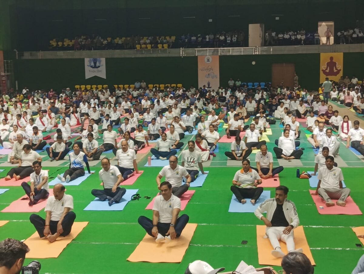 अन्तर्राष्ट्रीय योग दिवस पर परेड ग्राउंड में हुआ सामूहिक योगाभ्यास