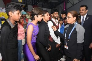 खिलाड़ियों का उत्साह बढ़ाने हिमाद्रि आइस रिंक पहुंची खेल मंत्री रेखा आर्या WhatsApp Image 2026-06-28 at 13.44.50