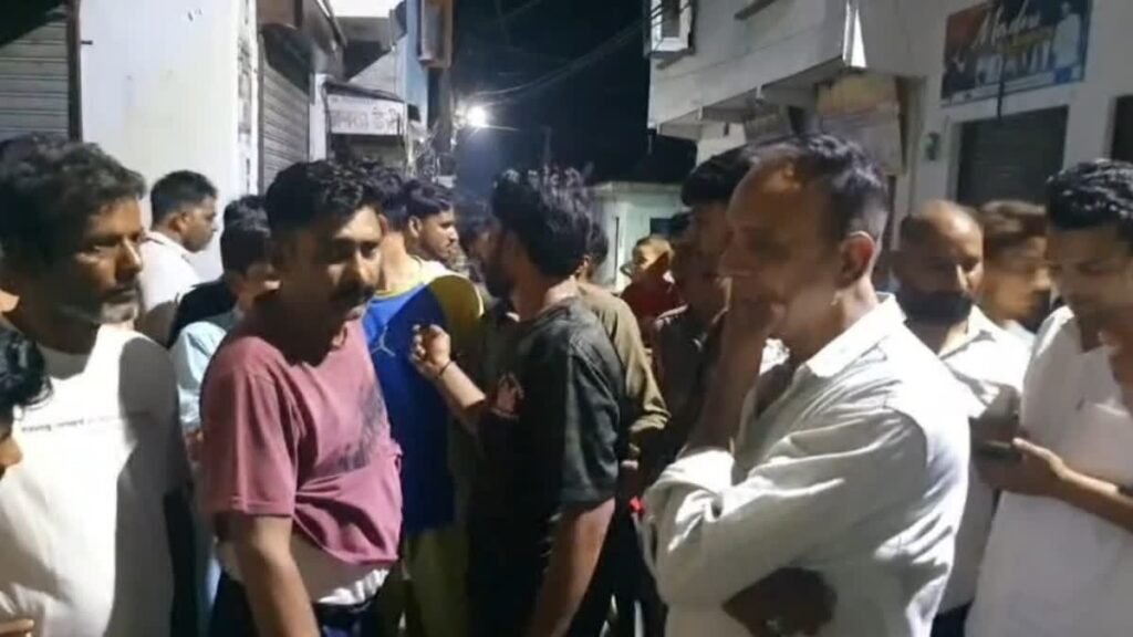 खताड़ी में फायरिंग से दहशत
