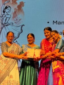 'तरंग 26' में भारतीय संस्कृति, नारी शक्ति और कला का भव्य संगम देखने को मिला।