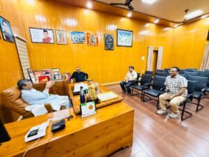 देहरादून नगर निगम समीक्षा बैठक: महापौर सौरभ थपलियाल ने स्वच्छता और मानसून तैयारियों के दिए निर्देश देहरादून नगर निगम समीक्षा बैठक में स्वच्छता पर फोकस