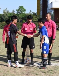 15वें DFA Summer Football Camp में प्रशिक्षण लेते खिलाड़ी