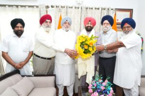 राज्यपाल से मिला सिख प्रतिनिधिमंडल, सरकार और प्रशासन की भूमिका की सराहना राज्यपाल से मिला सिख प्रतिनिधिमंडल, सरकार और प्रशासन की भूमिका की सराहना