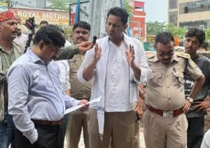 रायपुर गोलीकांड के विरोध में प्रदर्शन करते कांग्रेस कार्यकर्ता