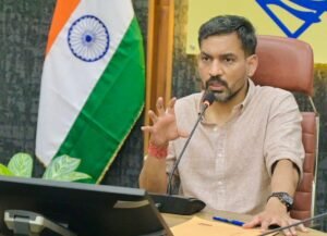 07 जुलाई तक जमा करें गणना प्रपत्र, नहीं तो मतदाता सूची से छूट सकता है नाम 07 जुलाई तक जमा करें गणना प्रपत्र: डीएम की अपील