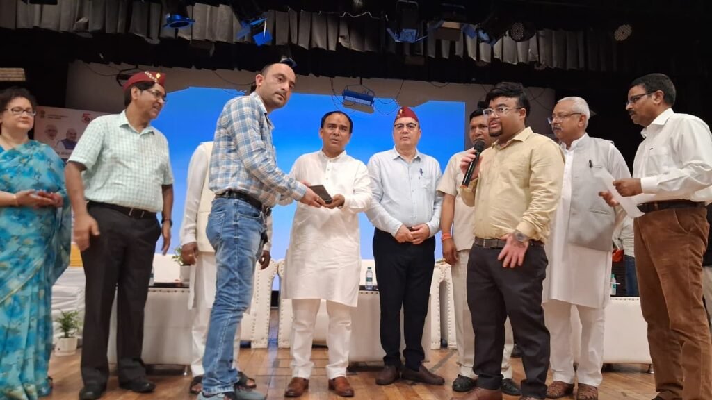 सूबे में गठित होंगे आठ नये सहकारी संघः डाॅ. धन सिंह रावत