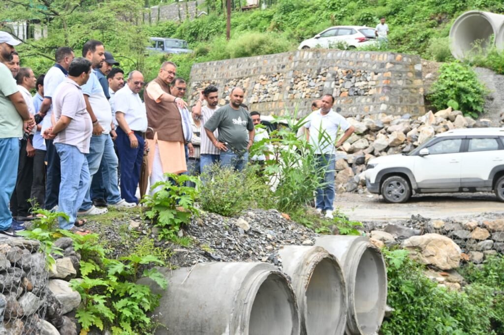 गणेश जोशी ने मसूरी के संवेदनशील क्षेत्रों का किया निरीक्षण