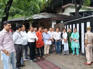 उत्तराखण्ड आन्दोलनकारियों के चिन्हीकरण को लेकर डीएम कार्यालय में बड़ा प्रदर्शन, जिलाधिकारी को ज्ञापन सौंपा WhatsApp Image 2026-07-10 at 18.42.46