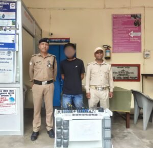 सोलर प्लांट से लाखों की चोरी का चमोली पुलिस ने किया पर्दाफाश, अभियुक्त गिरफ्तार, इन्वर्टर बरामद WhatsApp Image 2026-07-12 at 13.43.03