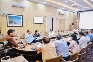 जिला चिकित्सालय के घटते राजस्व के कारणों की जांच कर विस्तृत रिपोर्ट प्रस्तुत करने के डीएम ने दिए निर्देश WhatsApp Image 2026-07-31 at 6.51.55 PM