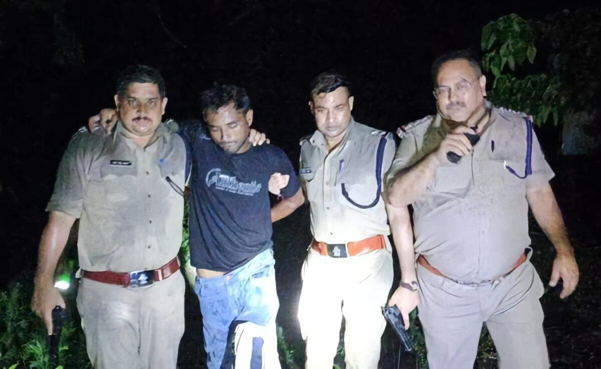 Haridwar Police Encounter में महिला हत्याकांड के मुख्य आरोपी को मुठभेड़ के बाद गिरफ्तार करती पुलिस।