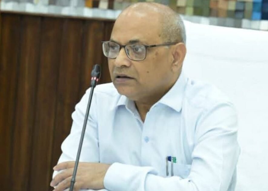गढ़वाल आयुक्त के निर्देश बंद सड़कें खोलें, राहत कार्य तेज