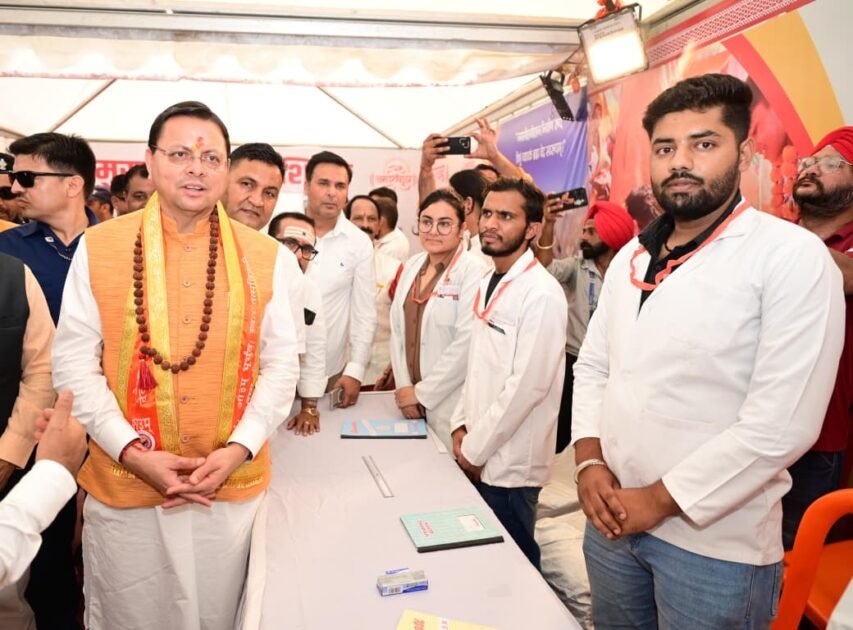 पुष्पवर्षा और चरण प्रक्षालन के साथ देवभूमि ने किया शिवभक्त कांवड़ियों का अभिनंदन