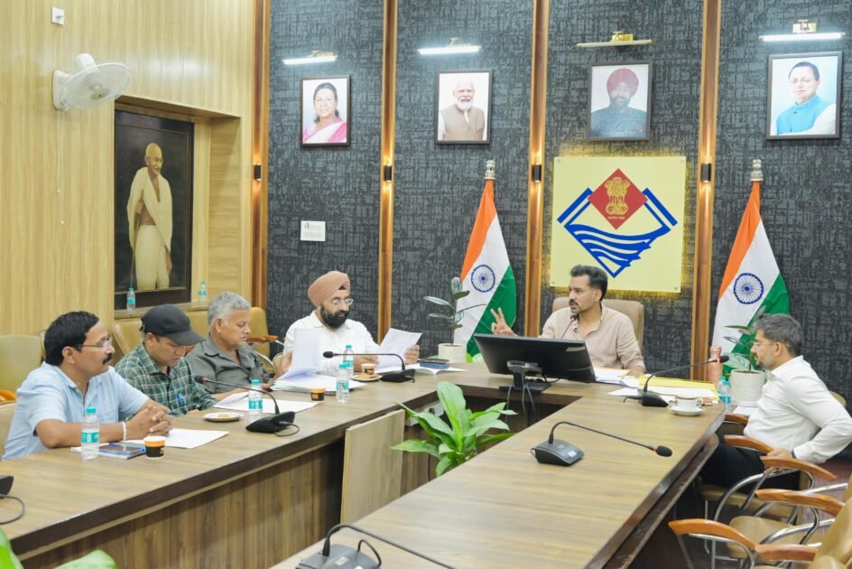 एसआईआर कार्य में पारदर्शिता एवं शुद्धता के साथ करें नोटिसों की सुनवाईः डीएम